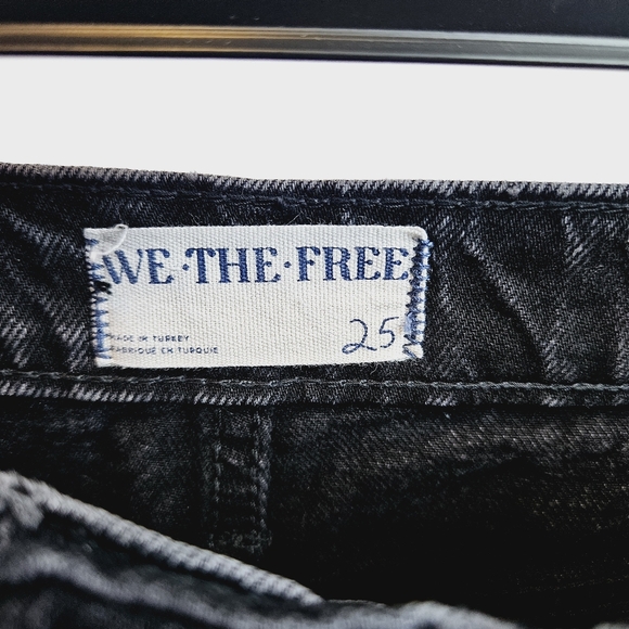Free People We the Free Tapered Baggy Boyfriend Jean size 25 - Picture 12 of 13